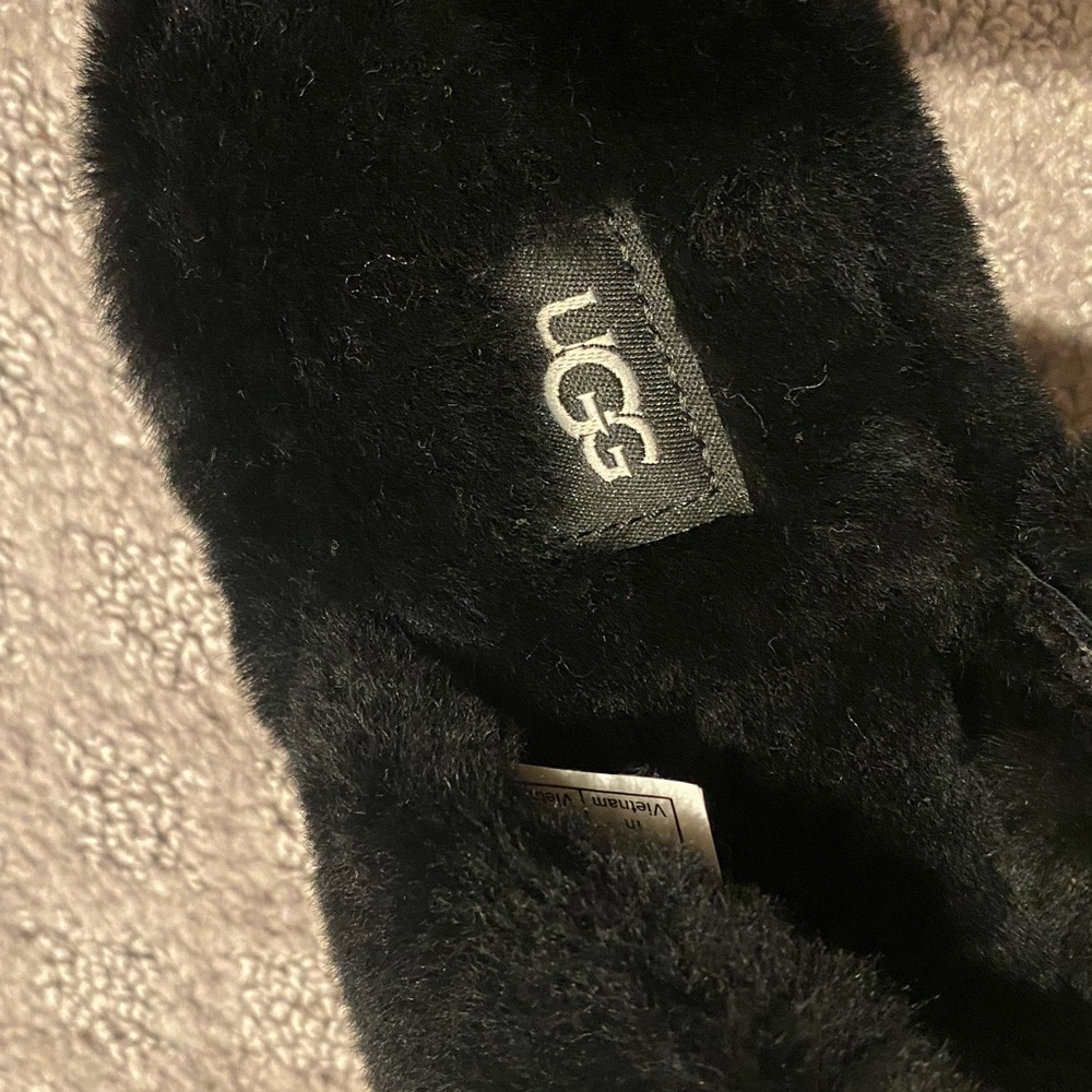 UGG Slides